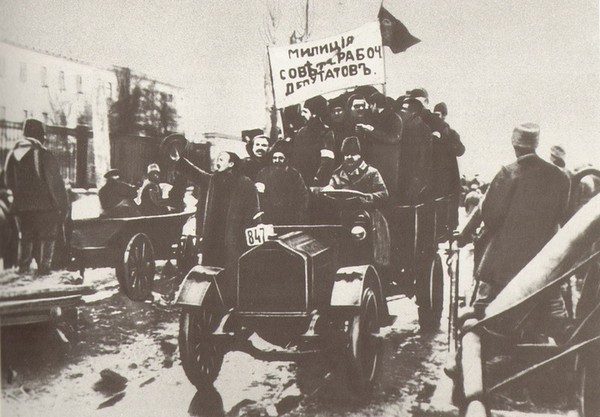 1917 Киев. Первые милиционеры в автомобиле